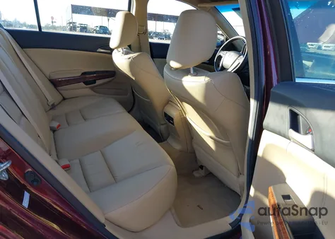 2011 Honda Accord 3.5 Ex-L z USA, uszkodzony, nr VIN 1HGCP3F84BA007832